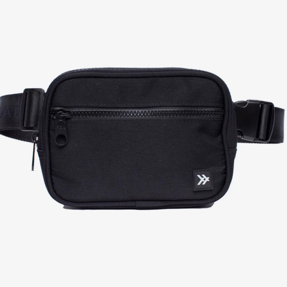 **OFFERS WELCOME**Almost New Black Fanny Pack Thread Brand ✨